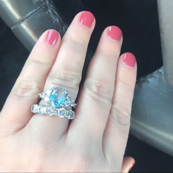 Sterling Silver oval Blue topaz engagement ring - Picture 2 of 9